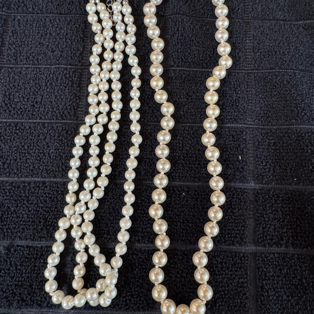 Elegant Cream Pearl Necklace